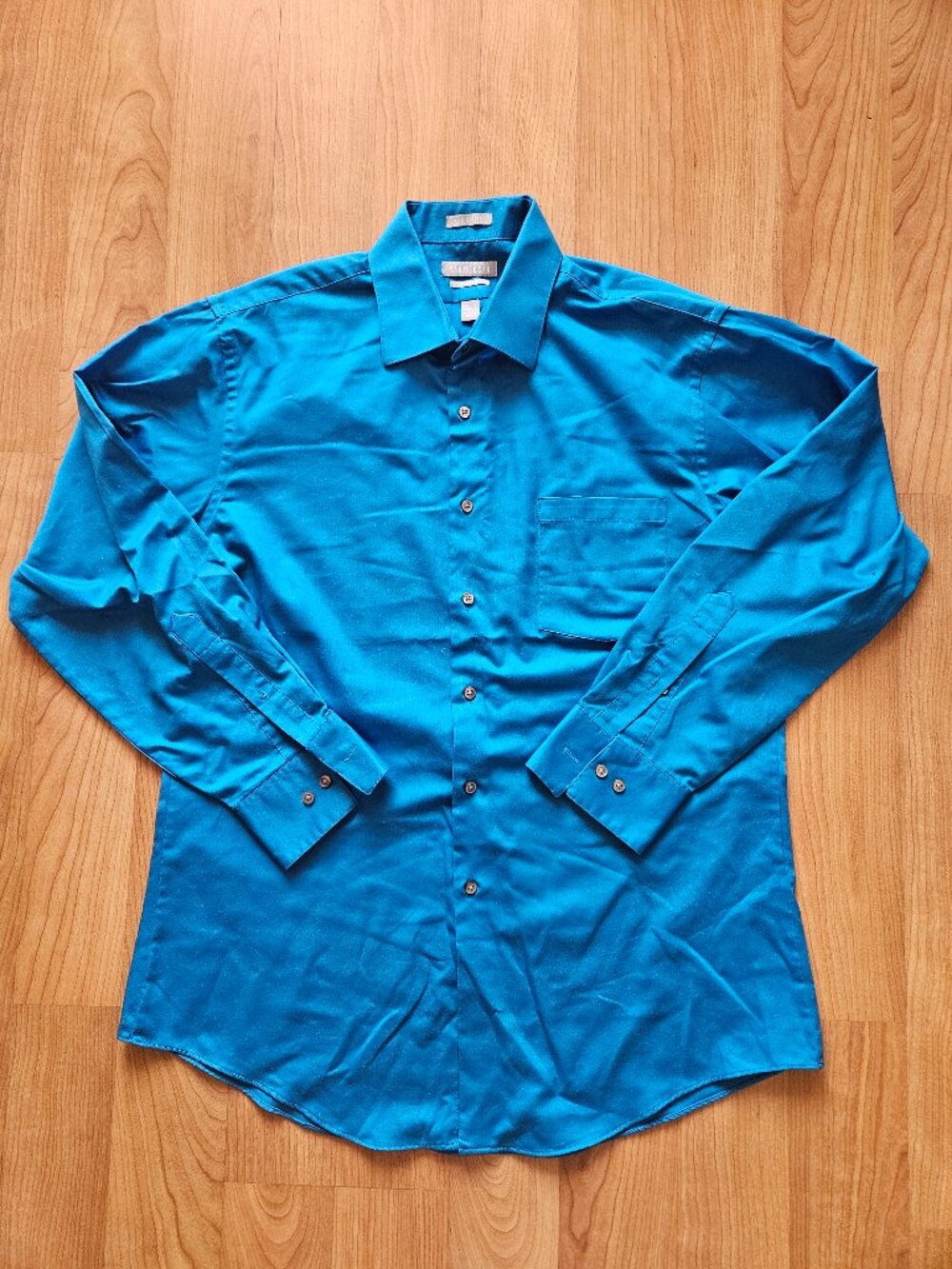 Nice! Bright aqua blue Van Heusen fitted Lux Sateen dress shirt - 16.5  32-33